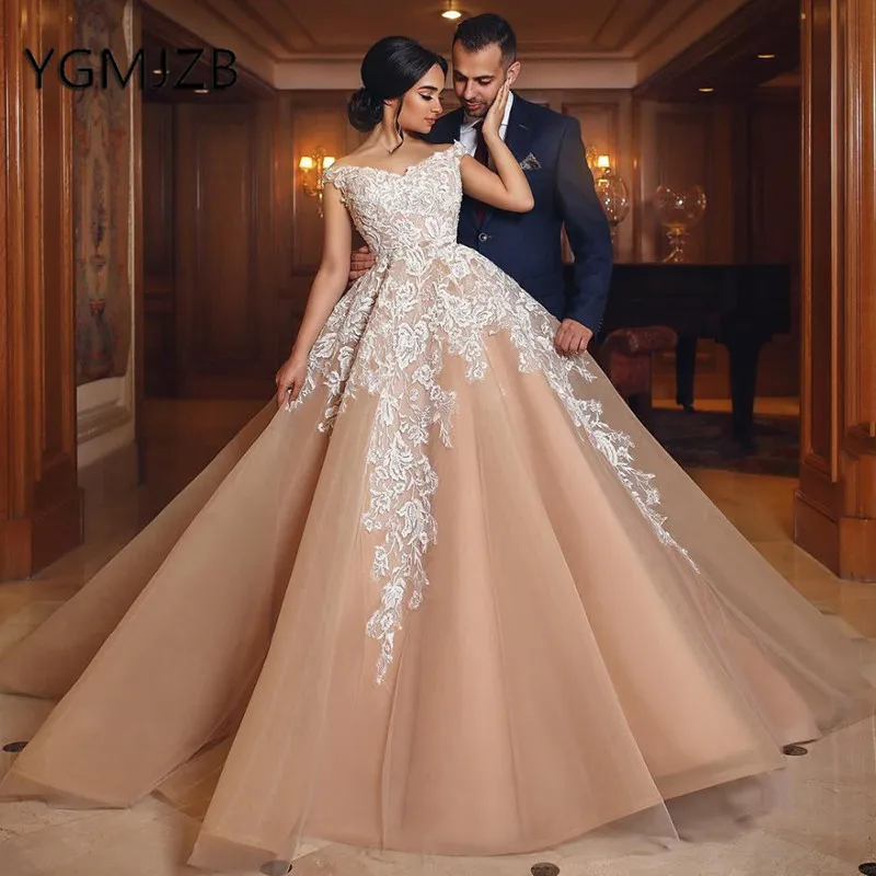 Vestidos De Novia 2019 Puffy Ball Gown Wedding Dresses Long V-neck Appliques Lace Dubai Saudi Arabia Bridal Gown Bride Dress
Vestidos De Novia 2019 Puffy Ball Gown Wedding Dresses Long V-neck Appliques Lace Dubai Saudi Arabia Bridal Gown Bride Dress