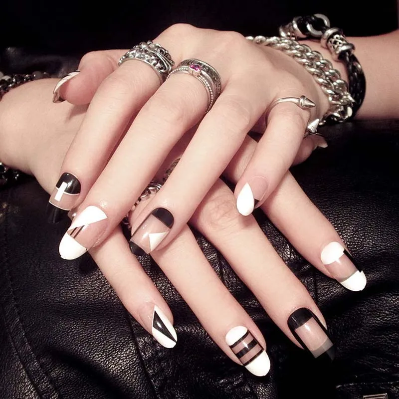 24pcs Long Size Full Cover Nail Art Tips with Glue Black White Geometric Printing False Nails Women Fashion Design Fake Nail
24pcs Long Size Full Cover Nail Art Tips with Glue Black White Geometric Printing False Nails Women Fashion Design Fake Nail