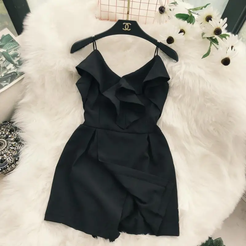 2018 new fashion women jumpsuits ruffled V-neck sleeveless high waist irregular rompers
2018 new fashion women jumpsuits ruffled V-neck sleeveless high waist irregular rompers