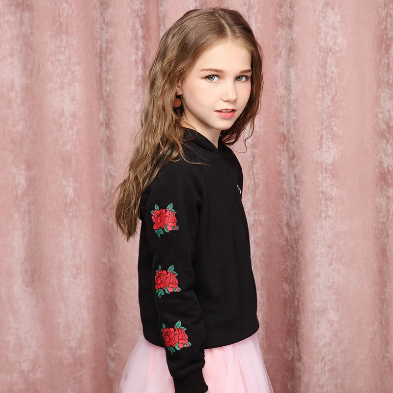 Girls' hooded sweater 2018 new Korean spring and autumn coat children's rose print pullover
Girls' hooded sweater 2018 new Korean spring and autumn coat children's rose print pullover