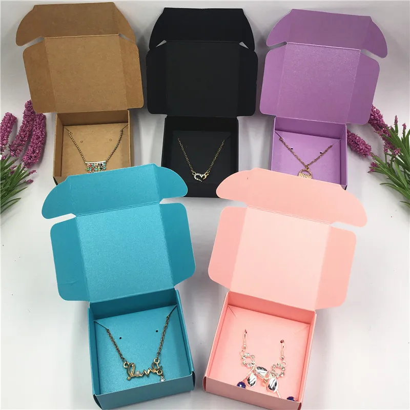 50pcs colorful cardboard jewelry packing box or with 50pcs earring/necklace inner card, carries jewelry case 6.5x6.5x3cm
50pcs colorful cardboard jewelry packing box or with 50pcs earring/necklace inner card, carries jewelry case 6.5x6.5x3cm