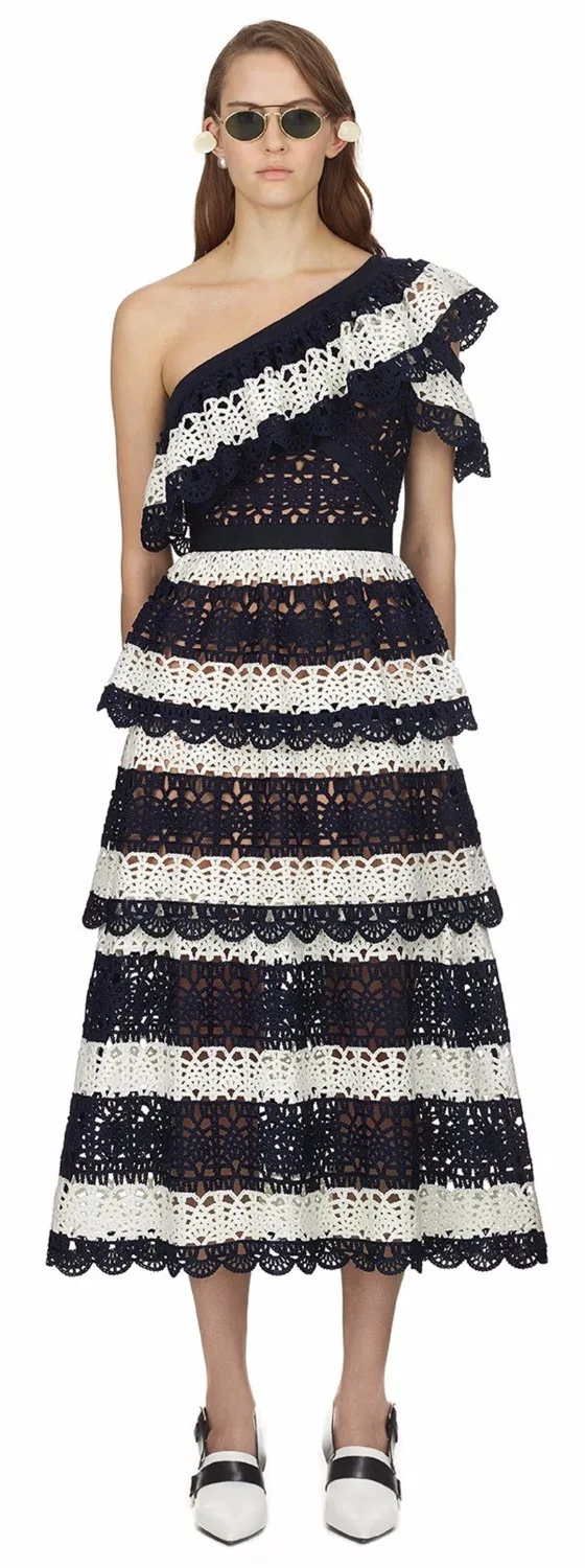 High quality one shoulder lace midi dresses sexy striped women party dress A line blue white striped female dress 2018 summer
High quality one shoulder lace midi dresses sexy striped women party dress A line blue white striped female dress 2018 summer
