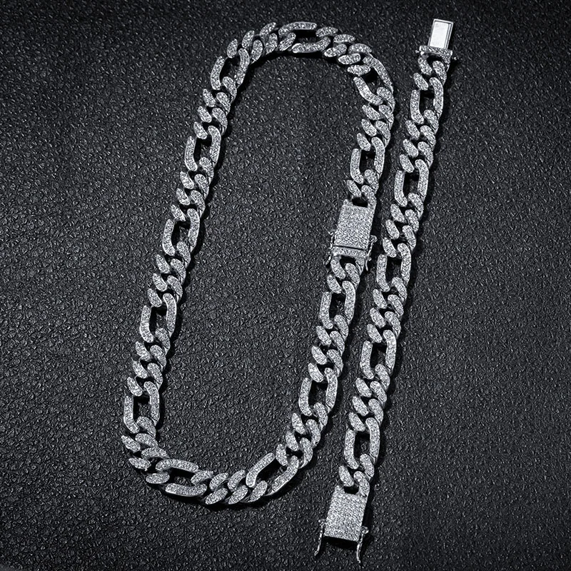 11301894644_856345497