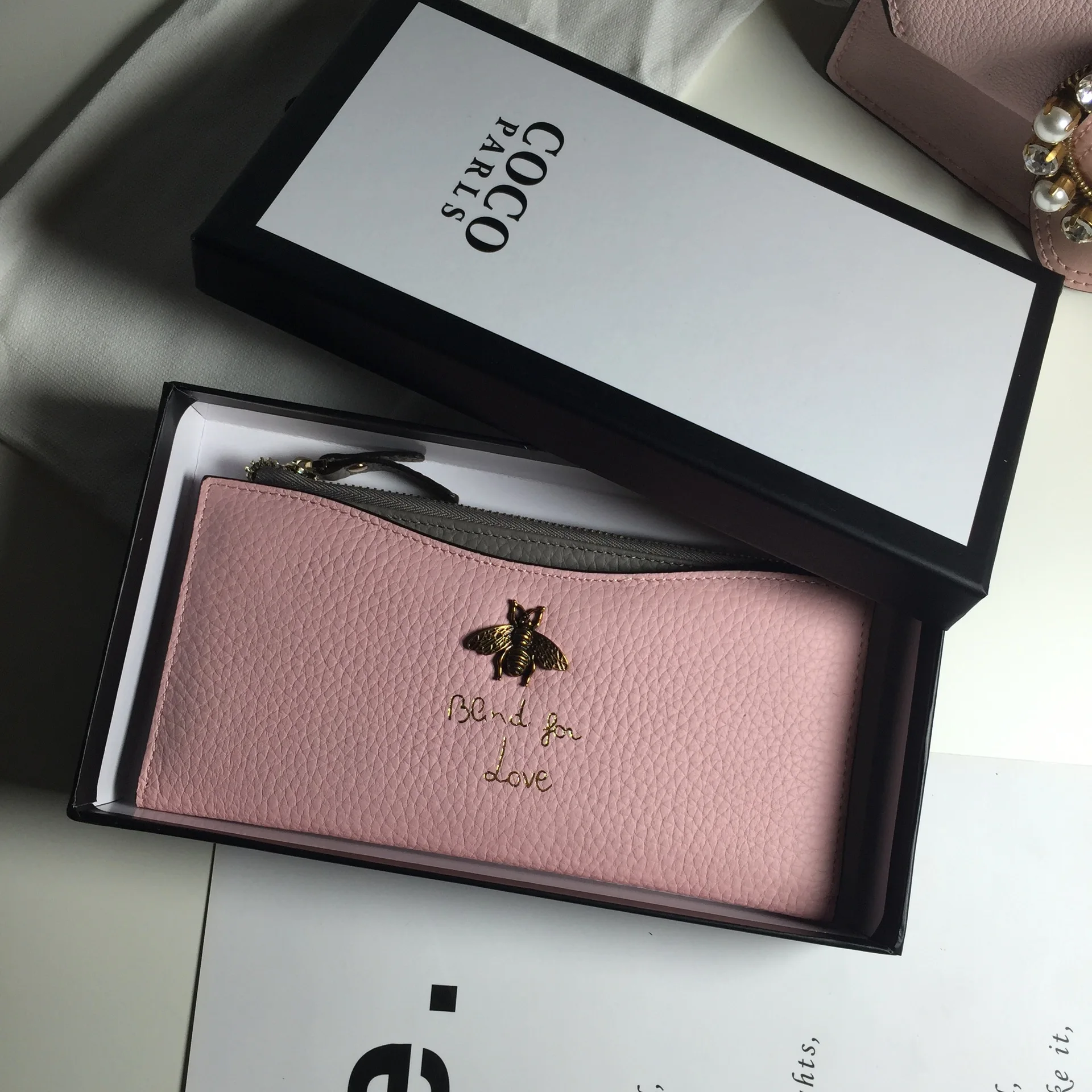 Hot ultra-thin litchi-grain cowhide zipper with wallet in Europe and America in 2017
Hot ultra-thin litchi-grain cowhide zipper with wallet in Europe and America in 2017