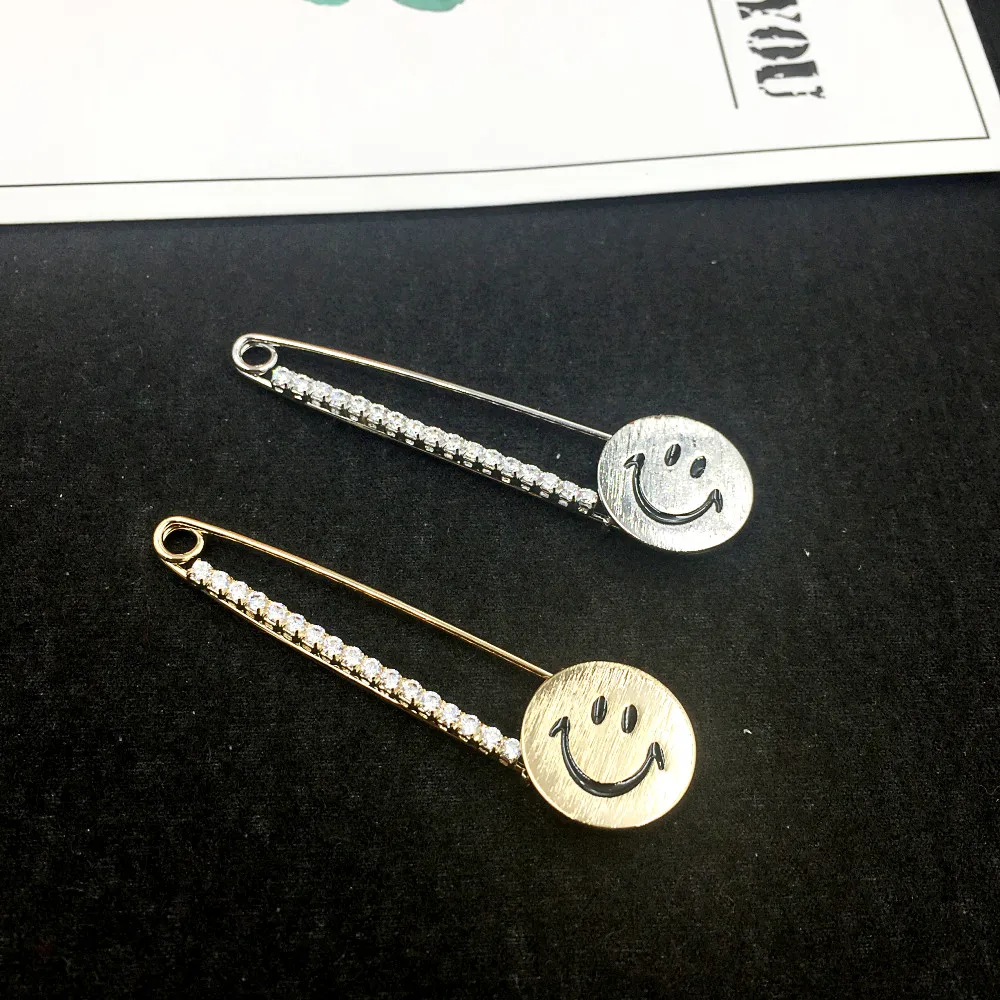 New Wedding Smile Face Brooch Men Sweater Scarf Suit Pins Fashion Zircon Brooches Women Lady Jewelry
New Wedding Smile Face Brooch Men Sweater Scarf Suit Pins Fashion Zircon Brooches Women Lady Jewelry