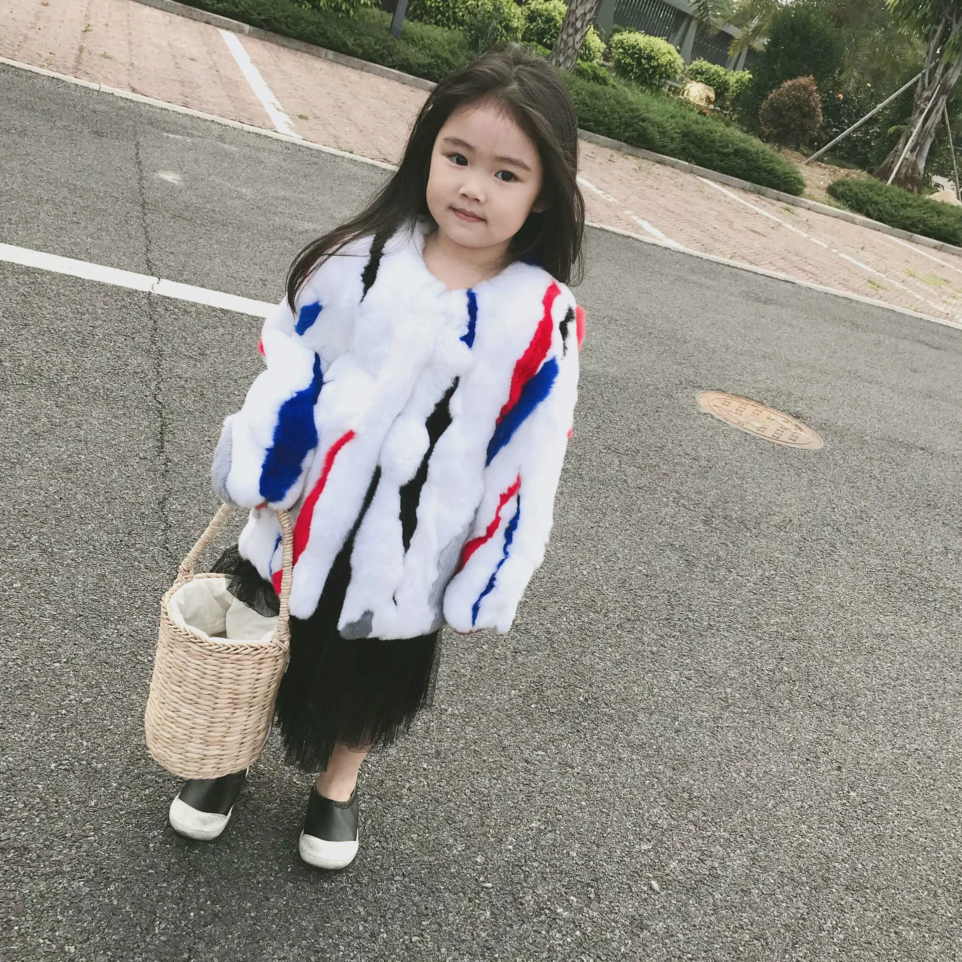 Korea style Splice Rex Rabbit Fur Jacket Children's Fur Coat Round Neck Winter Baby Outerwear Children's Fur Clothing
Korea style Splice Rex Rabbit Fur Jacket Children's Fur Coat Round Neck Winter Baby Outerwear Children's Fur Clothing