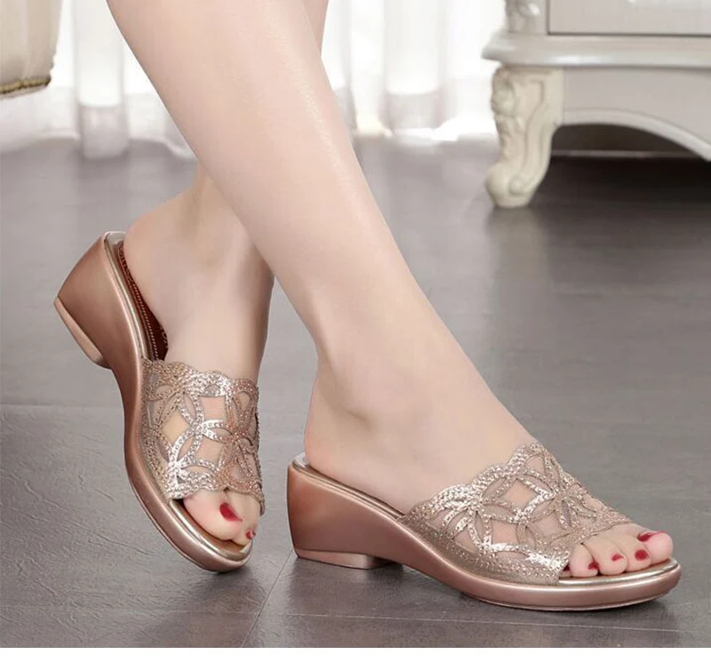 Summer Women Slippers Wedges Bling Mesh Crystal Platform Shoes Female Open Toe Breathable Outdoor Beach Ladies Fashion Slides
Summer Women Slippers Wedges Bling Mesh Crystal Platform Shoes Female Open Toe Breathable Outdoor Beach Ladies Fashion Slides