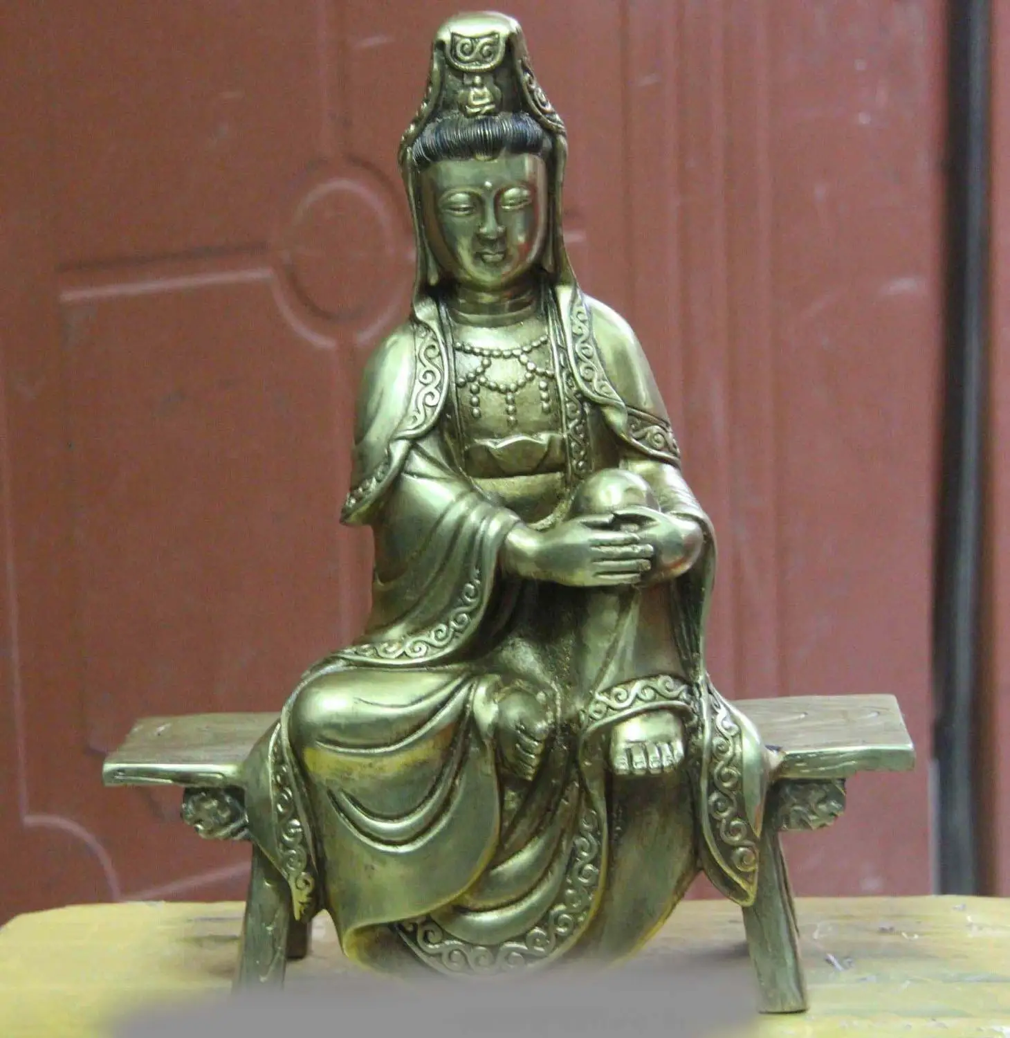 China Temple Copper Bronze Kwan-yin Guan yin Bodhisattva Buddha Sit Wooden bench SD 506
China Temple Copper Bronze Kwan-yin Guan yin Bodhisattva Buddha Sit Wooden bench SD 506