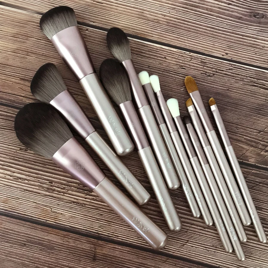 Professional Make Up Brushes Set Face Powder Eye Shadow Brush Soft Synthetic Fiber Makeup Brushes Kit
Professional Make Up Brushes Set Face Powder Eye Shadow Brush Soft Synthetic Fiber Makeup Brushes Kit