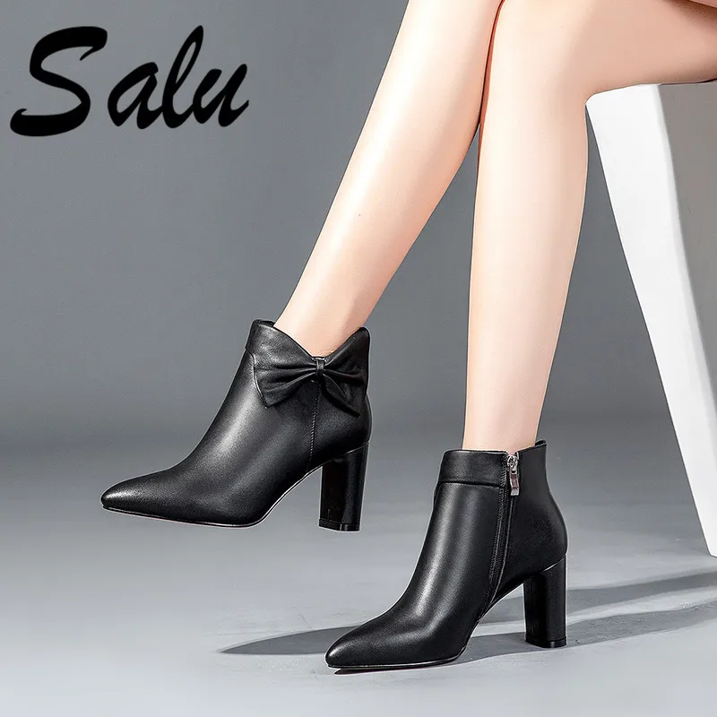 Salu Fashion Women Ankle Boots Genuine Leather Autumn Winter Warm Square Heels Shoes Pointed Toe Elegant Office Lady Shoes Woman
Salu Fashion Women Ankle Boots Genuine Leather Autumn Winter Warm Square Heels Shoes Pointed Toe Elegant Office Lady Shoes Woman