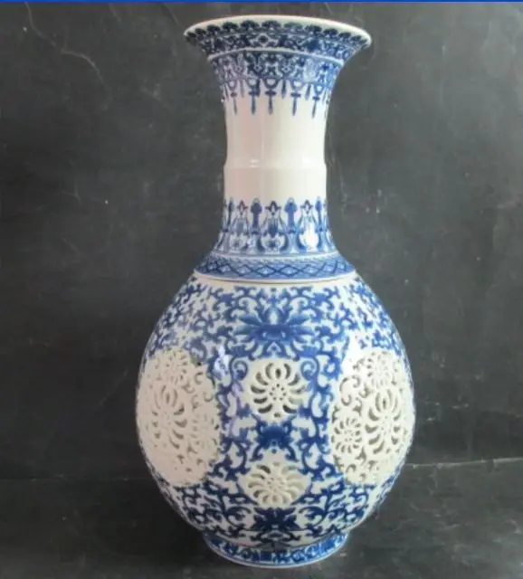 11.42 inch/ Exquisite Chinese Classical Handmade Blue and White Porcelain Hollow-out Double Tiers Vase
11.42 inch/ Exquisite Chinese Classical Handmade Blue and White Porcelain Hollow-out Double Tiers Vase