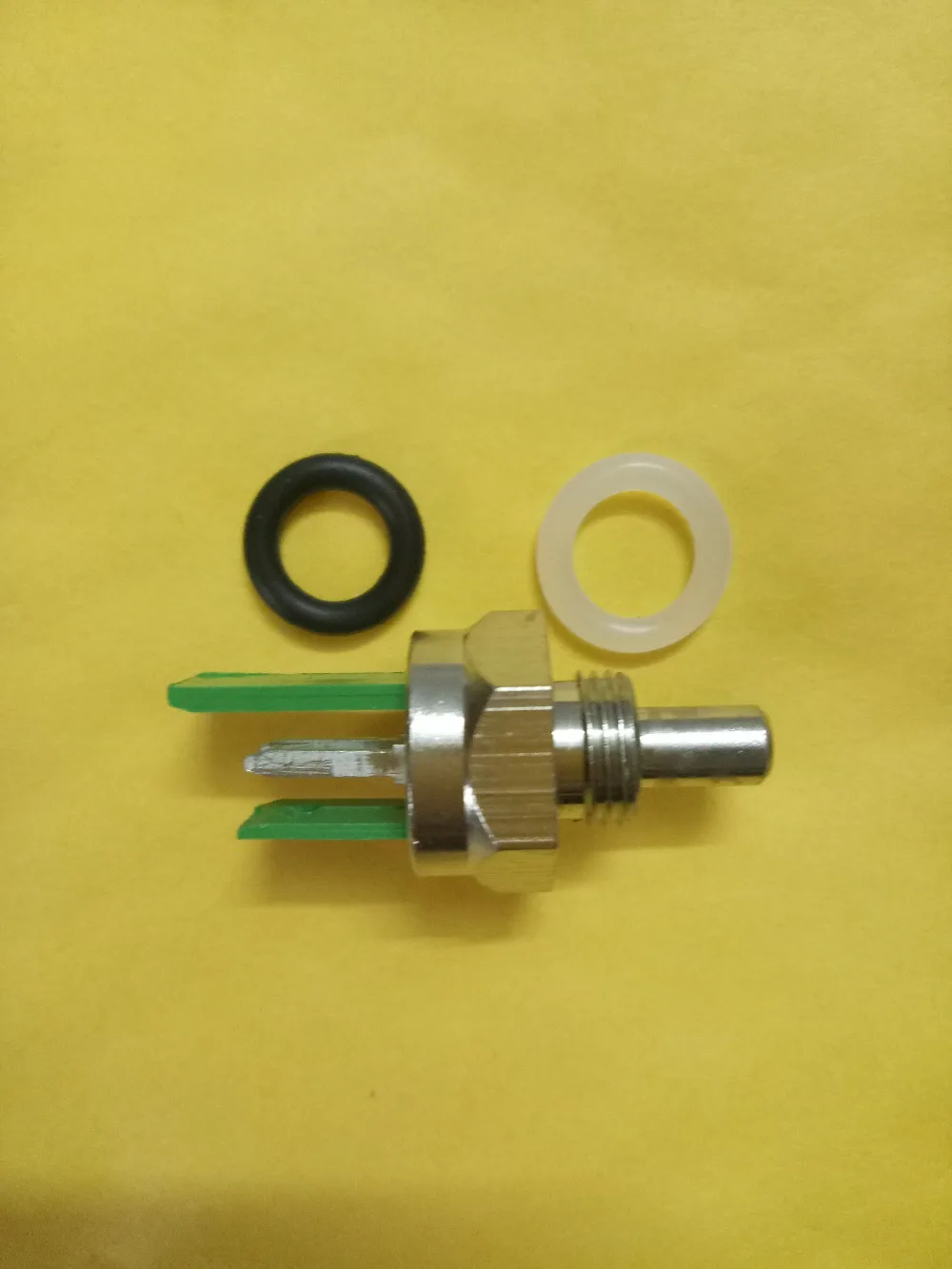 10 sets/Lot new Boiler NTC 10K temperature sensor chip/have 2pcs Sealed ring/for Ariston
10 sets/Lot new Boiler NTC 10K temperature sensor chip/have 2pcs Sealed ring/for Ariston