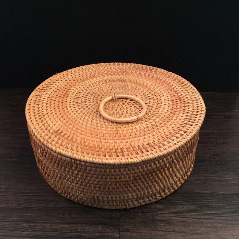 Hand-woven rattan basket Rattan storage basket fruit basket dried fruit candy snack tray separate storage box
Hand-woven rattan basket Rattan storage basket fruit basket dried fruit candy snack tray separate storage box