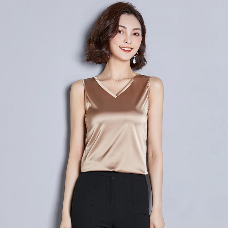 Women Spring Summer tank tops Sleeveless solid color lady V-Neck Classic Basic style all-match imitated silk vest Multi color
Women Spring Summer tank tops Sleeveless solid color lady V-Neck Classic Basic style all-match imitated silk vest Multi color