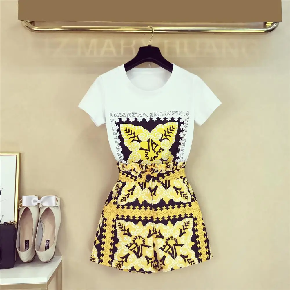 2019 Summer Fashion Women's O Neck Short Sleeves Print T-shirt + Skirt two-piece Sets Female Suits A1392
2019 Summer Fashion Women's O Neck Short Sleeves Print T-shirt + Skirt two-piece Sets Female Suits A1392