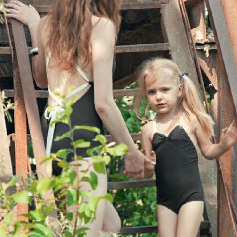 2017 mother daughter hot sale sexy classcial Bikini one piece Swimsuit women Bikini girl Swimwear sexy swimming
2017 mother daughter hot sale sexy classcial Bikini one piece Swimsuit women Bikini girl Swimwear sexy swimming