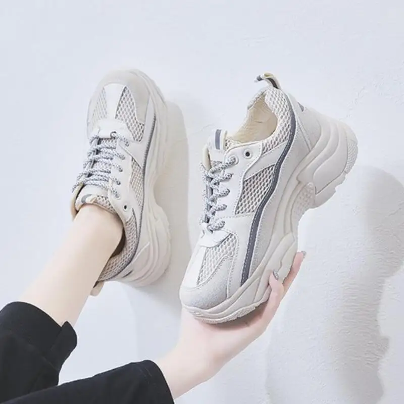 Mhysa 2019 Autumn New Women's Chunky Sneakers Women Platform Casual Shoes Lace Up Woman Trainers Luminous Vulcanized Shoes 
Mhysa 2019 Autumn New Women's Chunky Sneakers Women Platform Casual Shoes Lace Up Woman Trainers Luminous Vulcanized Shoes