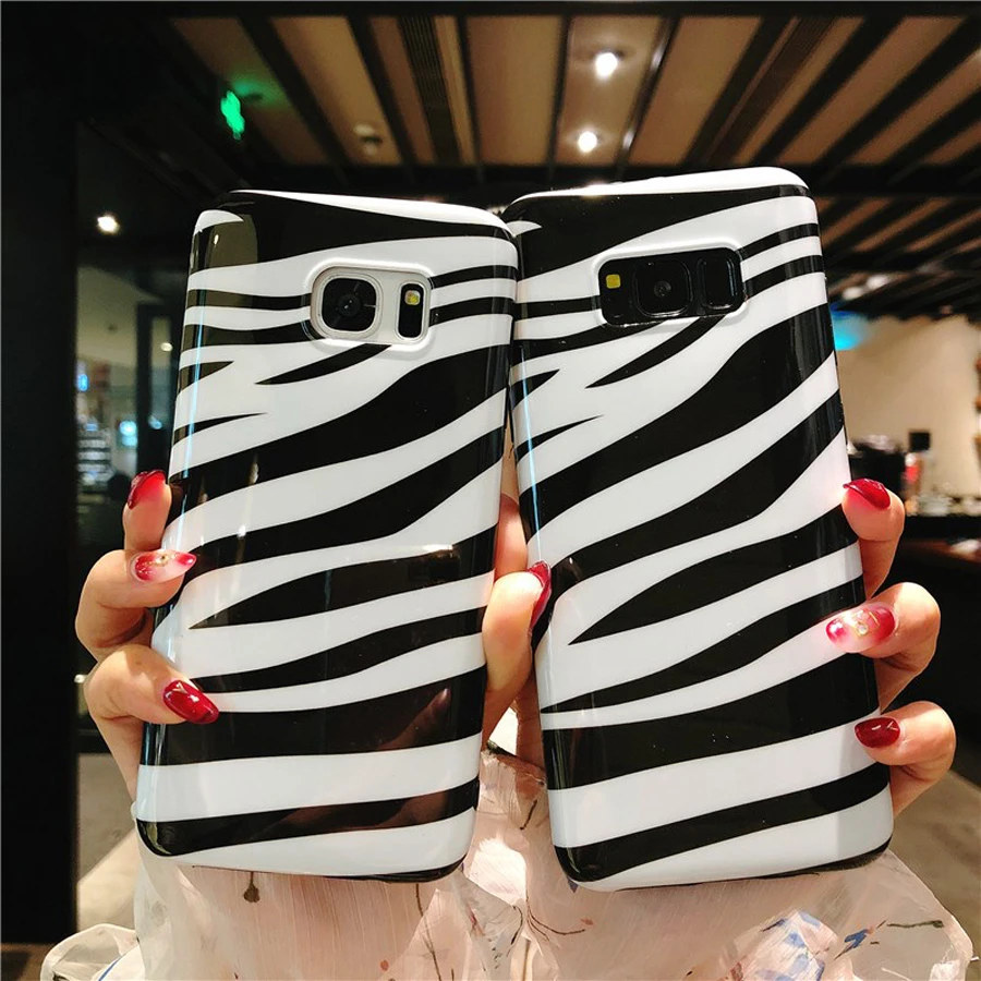 For samsung galaxy s7 edge note 9 8 s8 s9 plus case cover luxury zebra stripe relief glossy soft silicon phone bag Ritozcase
For samsung galaxy s7 edge note 9 8 s8 s9 plus case cover luxury zebra stripe relief glossy soft silicon phone bag Ritozcase