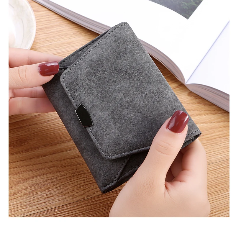 Women Wallet Female Leather Folding Coin Purse Hasp Short Wallet Vintage Fashion Lady Wallet for Credit Cards Carteira Feminina
Women Wallet Female Leather Folding Coin Purse Hasp Short Wallet Vintage Fashion Lady Wallet for Credit Cards Carteira Feminina