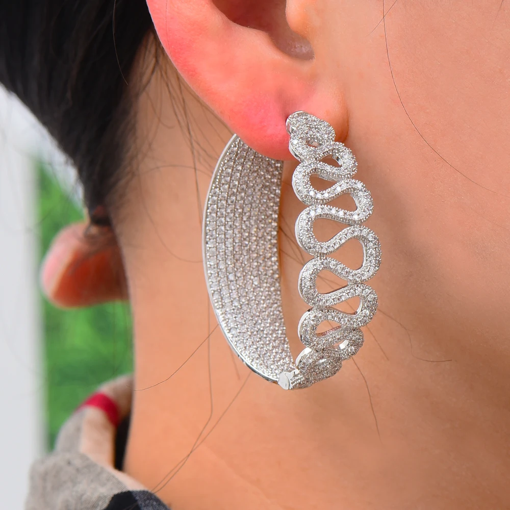 GODKI Luxury Wind Lines Tricolor Statement Hoop Earrings For Women Cubic Zircon Wedding DUBAI Earrings Jewelry Accessories 2019
GODKI Luxury Wind Lines Tricolor Statement Hoop Earrings For Women Cubic Zircon Wedding DUBAI Earrings Jewelry Accessories 2019