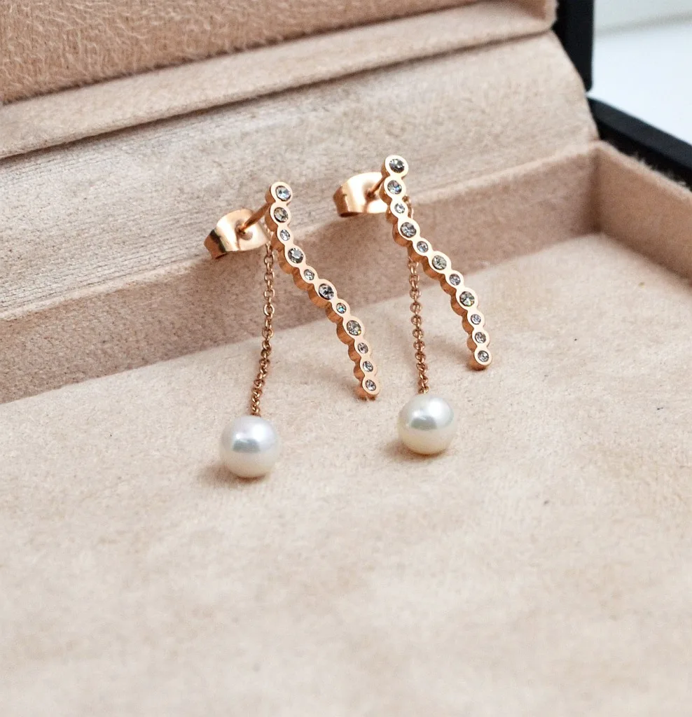 

HFYK 2019 elegant rose gold color stainless steel simulated pearl dangle earrings for women OL long earrings brincos pendientes