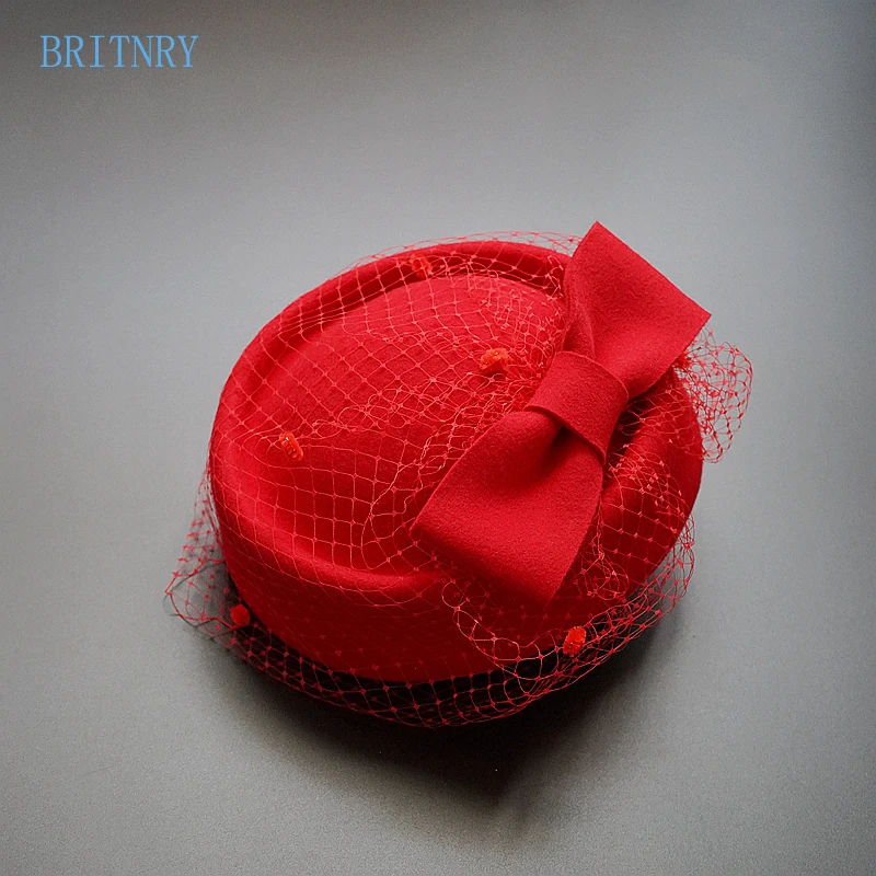 BRITNRY Real Photos Vitage Wedding Hat Black Red Tulle Fascinators for Women High Quality Bridal Accessories
BRITNRY Real Photos Vitage Wedding Hat Black Red Tulle Fascinators for Women High Quality Bridal Accessories