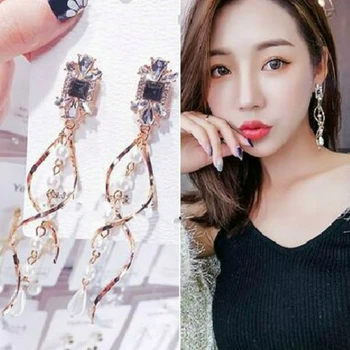 New Earrings Fashion Personality Crystal Oorbellen Simulation Pearl Twist Tassel Long Hot Selling Earrings Wholesale Bijoux
New Earrings Fashion Personality Crystal Oorbellen Simulation Pearl Twist Tassel Long Hot Selling Earrings Wholesale Bijoux