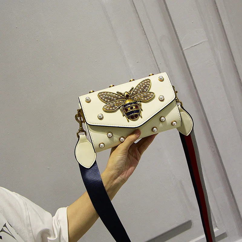 Fashion Women Handbag Rhinestones Bee Bag High Quality PU Leather Shoulder Bag Crossbody Bag with Chain For Girls Ladies Bag 517
Fashion Women Handbag Rhinestones Bee Bag High Quality PU Leather Shoulder Bag Crossbody Bag with Chain For Girls Ladies Bag 517