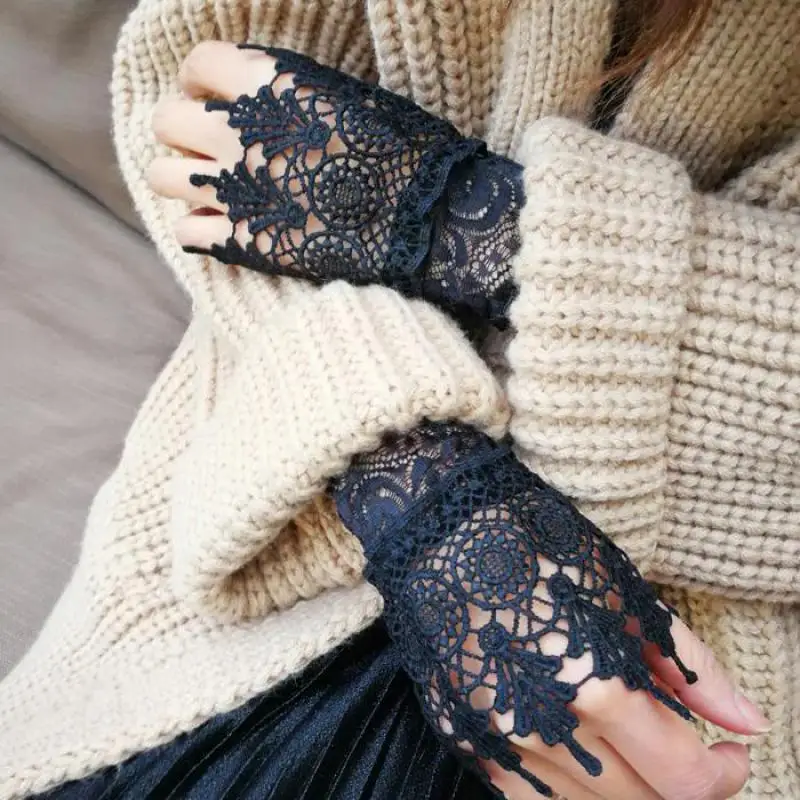 Korean 2018 Spring Women Lace Gloves Fingerless Lace Crochet Wrist Mittens Elegant Ladies White Black Lace Female Gloves AGB653
Korean 2018 Spring Women Lace Gloves Fingerless Lace Crochet Wrist Mittens Elegant Ladies White Black Lace Female Gloves AGB653