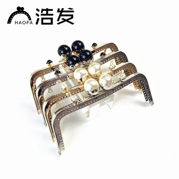 HAOFA 20cm 5Pcs Square Flower Beads Metal Frame Kiss Lock Clutch Clasp woman Handbag Coins Purse Handle PartAccessories For Bags
HAOFA 20cm 5Pcs Square Flower Beads Metal Frame Kiss Lock Clutch Clasp woman Handbag Coins Purse Handle PartAccessories For Bags