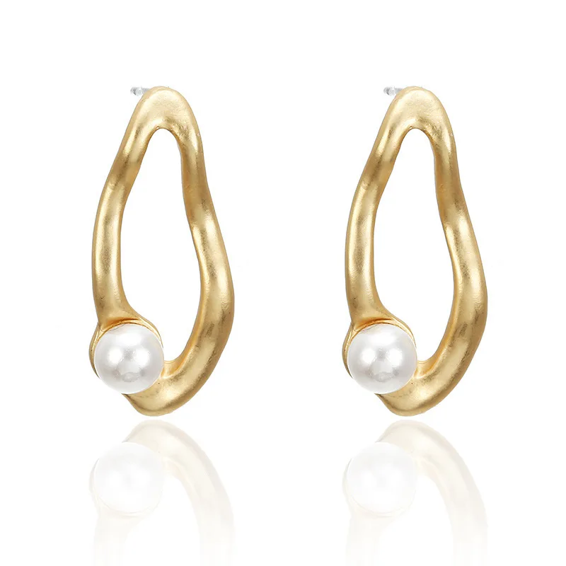 Earing Earings Han Edition, New Female Temperament Contracted Alloy Pearl Earring Exaggerated Irregular Geometrical Earrings
Earing Earings Han Edition, New Female Temperament Contracted Alloy Pearl Earring Exaggerated Irregular Geometrical Earrings
