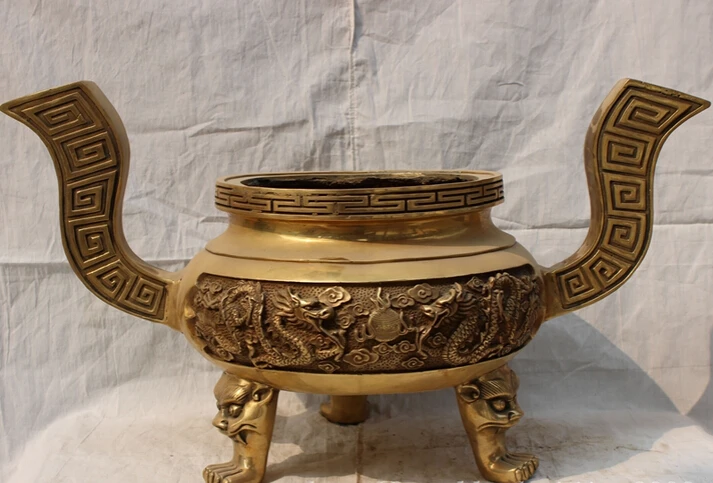 S5287 25" Folk Tibet Brass Fly Dragon Lion Head Statue Tripod Incense Burner Censer D0318
S5287 25" Folk Tibet Brass Fly Dragon Lion Head Statue Tripod Incense Burner Censer D0318