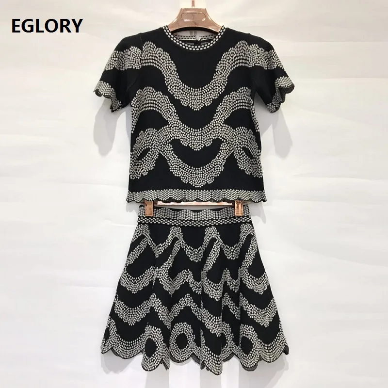Two Piece Sweater Suits 2019 Summer Autumn Casual Sexy Crop Sets Women Wave Pattern Tops Pullovers+Knitted Skirt Sets Girls
Two Piece Sweater Suits 2019 Summer Autumn Casual Sexy Crop Sets Women Wave Pattern Tops Pullovers+Knitted Skirt Sets Girls