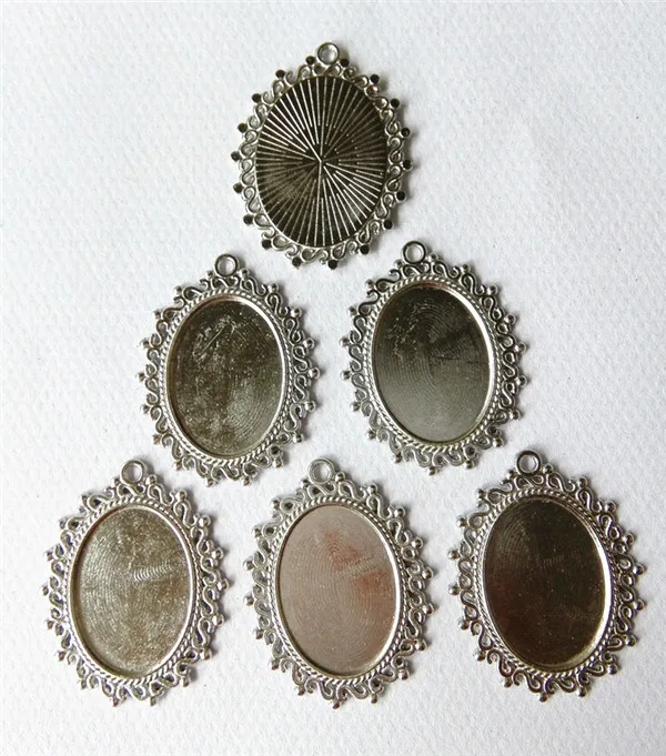 50pcs DIY Accessories Cabochon Fit18x25mm cabochon Antique Silver Oval Cabochon Base Setting Pendants Pendant Bezel wholesale
50pcs DIY Accessories Cabochon Fit18x25mm cabochon Antique Silver Oval Cabochon Base Setting Pendants Pendant Bezel wholesale