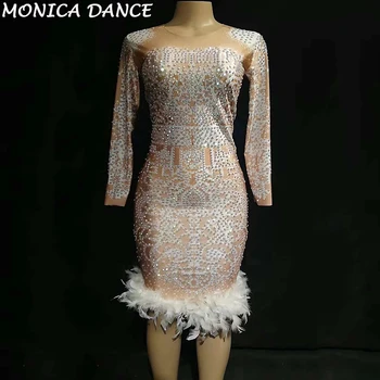 Women Sexy Short White Feather Dress Sparkling Crystals Nightclub Birthday Party Celebrate Wear Dancer Singer Bling Costumes
Women Sexy Short White Feather Dress Sparkling Crystals Nightclub Birthday Party Celebrate Wear Dancer Singer Bling Costumes