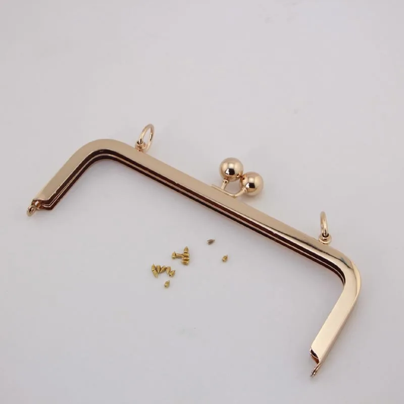 Shallow Golden Screw 20.5cm Square Gold Box Bag Hardware Parts Metal Purse Frame Chain Loop Bag Accessories Diy Vintage
Shallow Golden Screw 20.5cm Square Gold Box Bag Hardware Parts Metal Purse Frame Chain Loop Bag Accessories Diy Vintage