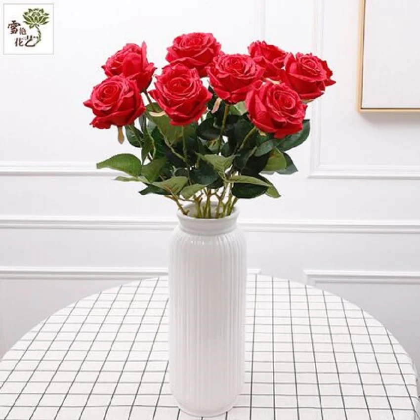 Simulation of roses valentine's day gift Fake roses Sitting room adornment flowers flannelette red rose bouquets of simulation
Simulation of roses valentine's day gift Fake roses Sitting room adornment flowers flannelette red rose bouquets of simulation