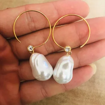 Paris Hugely Popular Copper Women Pearl Gold fashion Earring CC Kolczyki Joyas Jewellery Boucle Oreille Oorbel Ohrringe
Paris Hugely Popular Copper Women Pearl Gold fashion Earring CC Kolczyki Joyas Jewellery Boucle Oreille Oorbel Ohrringe