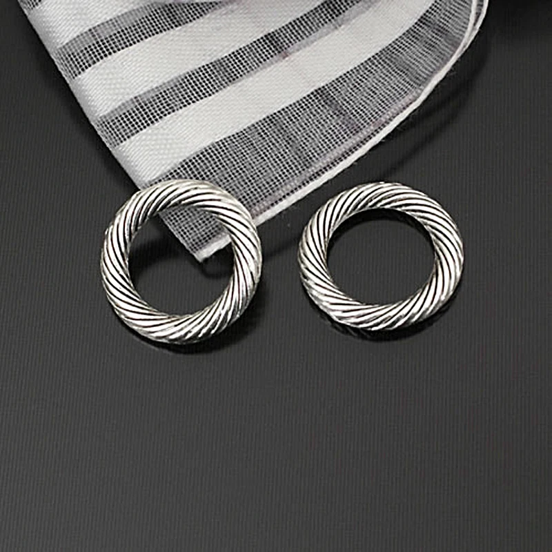 (23381)50PCS 13MM Antique Silver Zinc Alloy Twist Circle Charms Pendants Diy Jewelry Findings Accessories Wholesale
(23381)50PCS 13MM Antique Silver Zinc Alloy Twist Circle Charms Pendants Diy Jewelry Findings Accessories Wholesale