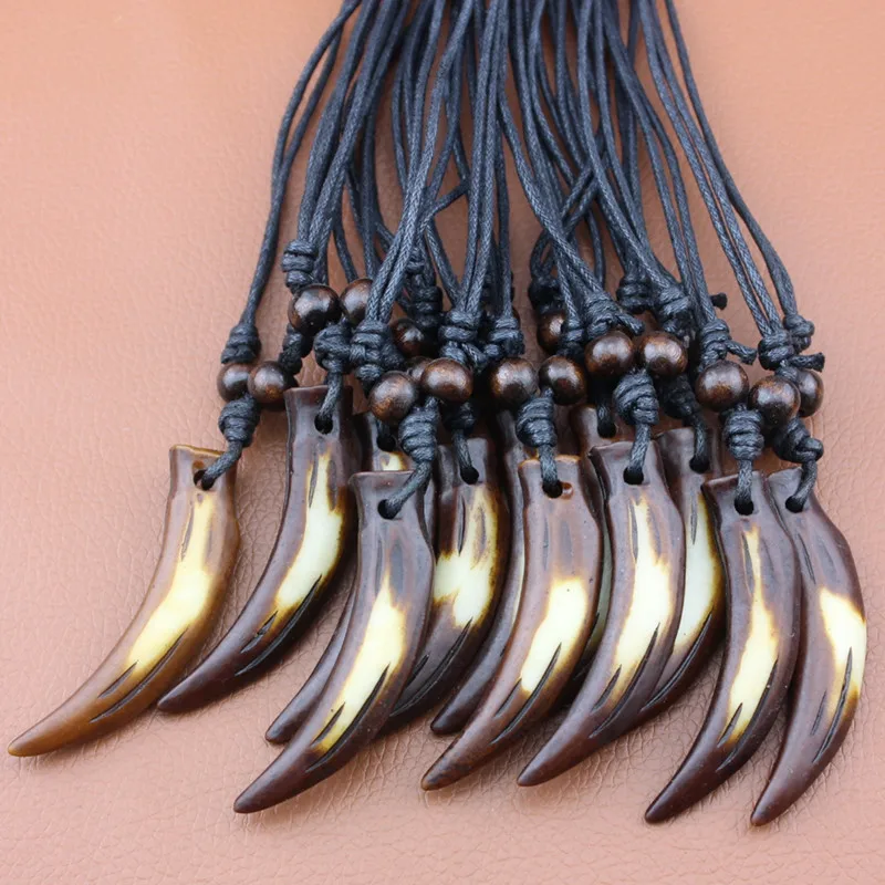 Hot Sale Wholesale lot 12pcs/LOT Yak Bone Carved Cool boy men Wolf Teeth Amulets Pendants Necklaces Gifts MN109
Hot Sale Wholesale lot 12pcs/LOT Yak Bone Carved Cool boy men Wolf Teeth Amulets Pendants Necklaces Gifts MN109