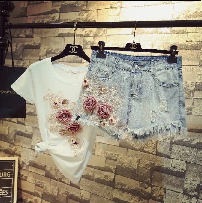 2019 Fashion Summer Women Pink Flower Embroidery Tshirt + Diamond Beads Tassel Jeans Shorts Two Piece Students Denim Shorts Set
2019 Fashion Summer Women Pink Flower Embroidery Tshirt + Diamond Beads Tassel Jeans Shorts Two Piece Students Denim Shorts Set