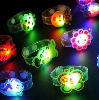 50pcs/lot Soft Jelly Smile Face Flower Cartoon LED Glowing Bracelet Wristand bStrap Kid Toys Birthday Festival Party Favors
50pcs/lot Soft Jelly Smile Face Flower Cartoon LED Glowing Bracelet Wristand bStrap Kid Toys Birthday Festival Party Favors