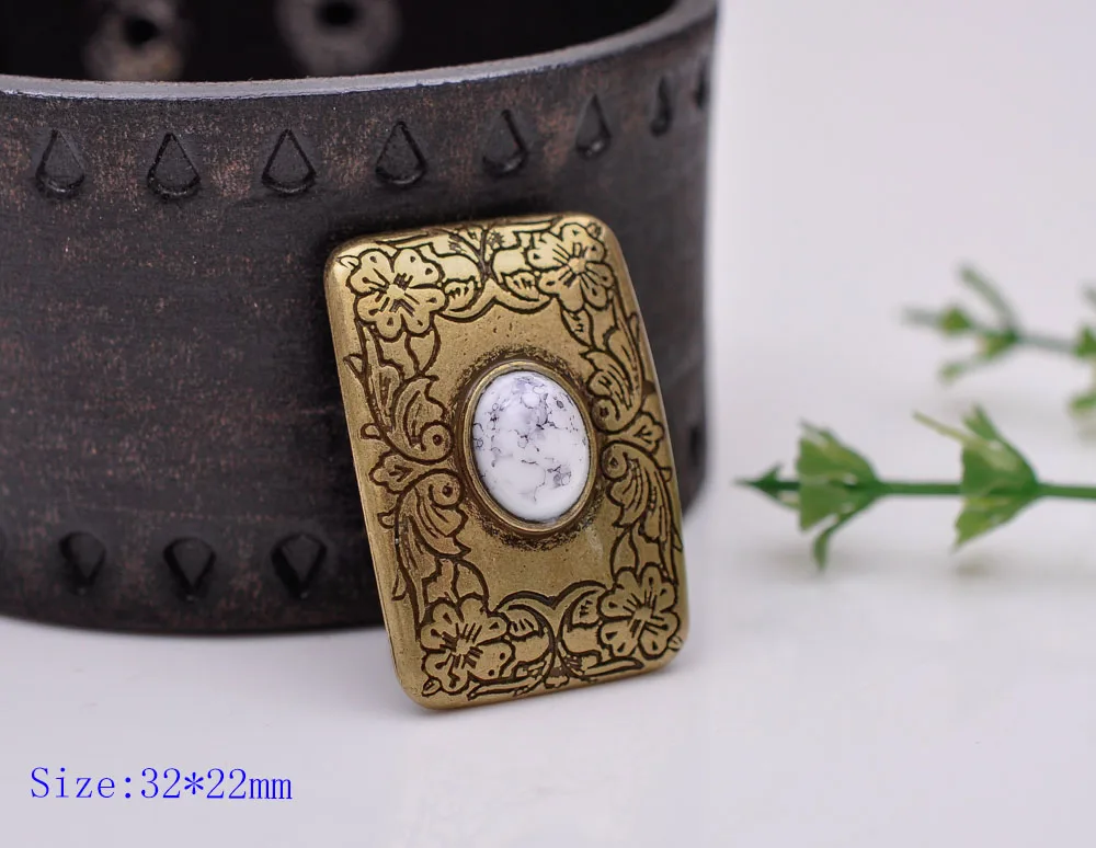 4PC 32X22MM Antique Brass WHITE Turquoise Western Flower Decor Saddle Belt Conchos
4PC 32X22MM Antique Brass WHITE Turquoise Western Flower Decor Saddle Belt Conchos