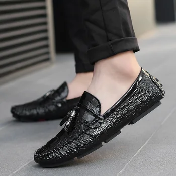 Men Fashion Alligator Style Patent Leather Loafers Black Big Size 38-47 Mens Flats Men Slip on Moccasins Driving Shoes
Men Fashion Alligator Style Patent Leather Loafers Black Big Size 38-47 Mens Flats Men Slip on Moccasins Driving Shoes