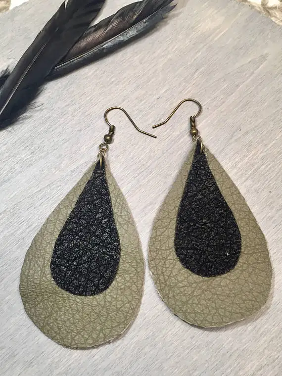 Double rain earrings - Golden Deer Wood Mould is compatible with most leading machines Mold thickness: 15.8mm
Double rain earrings - Golden Deer Wood Mould is compatible with most leading machines Mold thickness: 15.8mm