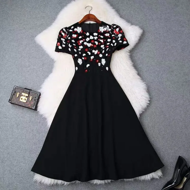 Runway 2019 Women's Mid Long Dresses Luxury Sequins Patchwork Designer Ladies Party Elegant Dress Puff Short Sleeves Vestidos
Runway 2019 Women's Mid Long Dresses Luxury Sequins Patchwork Designer Ladies Party Elegant Dress Puff Short Sleeves Vestidos