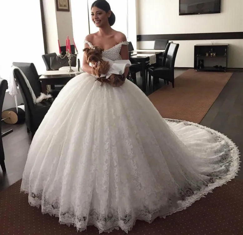 Robe De Mariage кружевное бальное платье свадебное платье Свадебные платья с жемчугом v-образным вырезом с открытыми плечами Vestido De Noiva Casamento
Robe De Mariage кружевное бальное платье свадебное платье Свадебные платья с жемчугом v-образным вырезом с открытыми плечами Vestido De Noiva Casamento