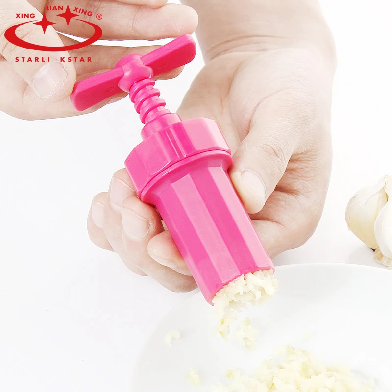 1PC Ginger Garlic Manual Press Twist Cutter Crusher Cooking Tool Plastic Garlic presses Blenders peeler Kitchen Accessories
1PC Ginger Garlic Manual Press Twist Cutter Crusher Cooking Tool Plastic Garlic presses Blenders peeler Kitchen Accessories