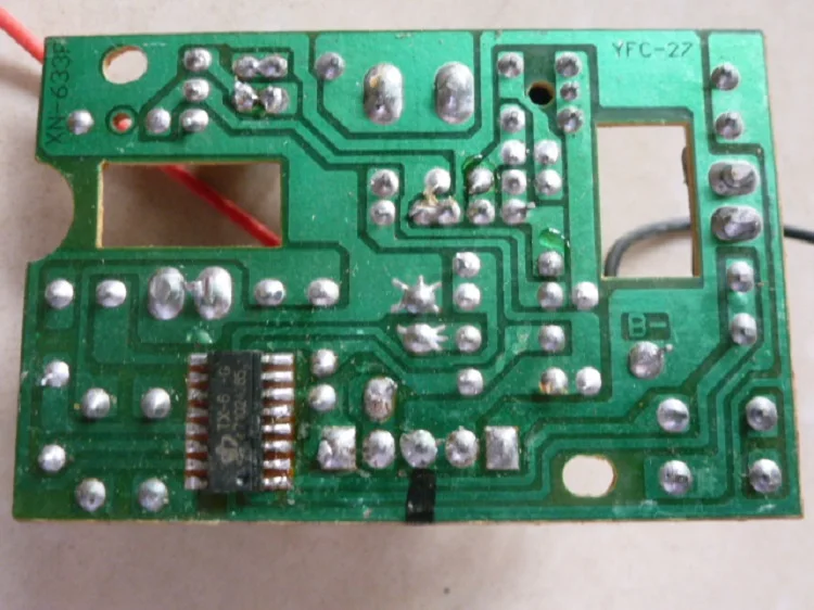 1Set 6 Channels Receiver + Transmitter Board 40HMZ 27MHZ Remote Control Module with 20-30M Controlling Distance for RC Model Car
1Set 6 Channels Receiver + Transmitter Board 40HMZ 27MHZ Remote Control Module with 20-30M Controlling Distance for RC Model Car