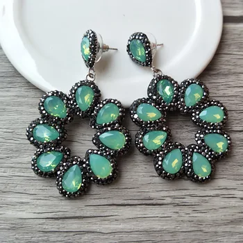 1 pairs Gorgeous Flower Vintage Bohemia Pendants Water drop Semi Precious Stone charm Bohemian Style Earrings for Women ER201
1 pairs Gorgeous Flower Vintage Bohemia Pendants Water drop Semi Precious Stone charm Bohemian Style Earrings for Women ER201